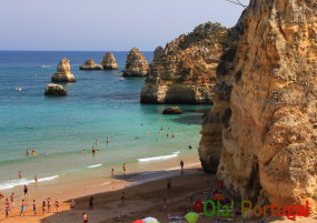 ポルトガルで一番美しいビーチ：ドナ・アナ海岸