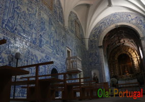 全面アズレージョで覆われた美しい修道院（アライオロス）