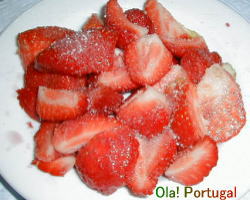 ポルトガルの果物　イチゴの砂糖かけ