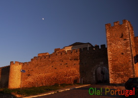 アレンテージョ地方で最も見事な城塞都市エストレモス